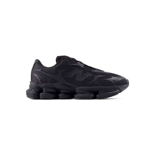 New Balance 2000 (Black/Black)